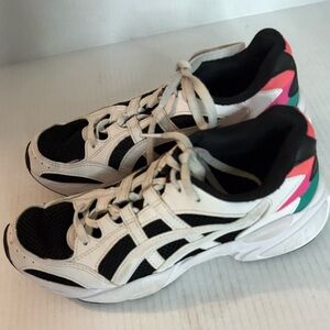 Ascis Women’s White Rainbow Gel Sneakers Shoes Size Size 6.5